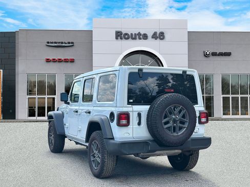 Used 2025 Jeep Wrangler Unlimited Sport AWD/4WD image 4
