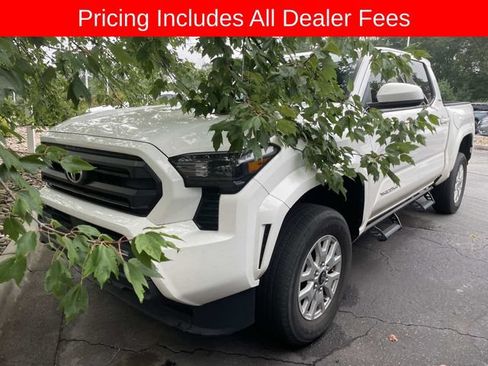 Used 2024 Toyota Tacoma SR5 AWD/4WD image 1