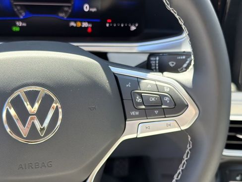 New 2026 Volkswagen Taos SE image 26