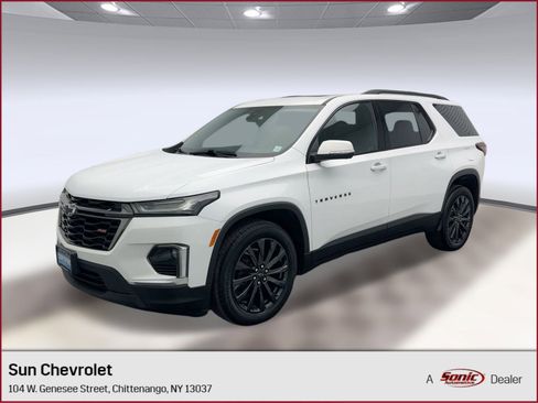 Certified 2023 Chevrolet Traverse RS w/ LPO, Floor Liner Package image 1