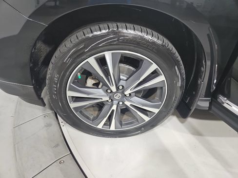 Used 2019 Nissan Pathfinder Platinum AWD/4WD image 28