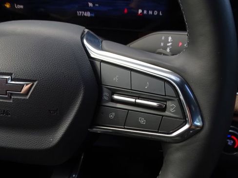 Used 2025 Chevrolet Equinox ACTIV w/ Safety and Technology Package image 32