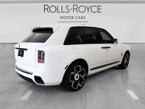 Certified 2025 Rolls-Royce Cullinan Black Badge AWD/4WD image 17