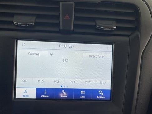 Used 2020 Ford Fusion SE w/ Equipment Group 151A image 40