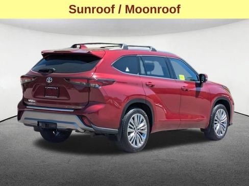 Used 2025 Toyota Highlander Platinum AWD/4WD image 5