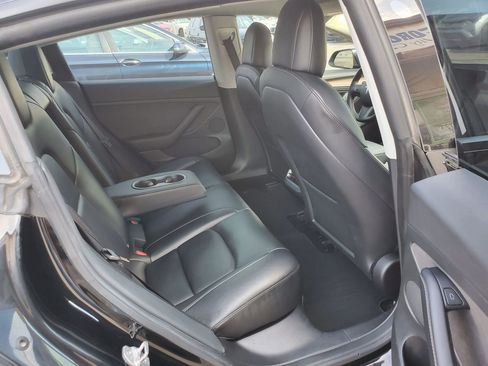 Used 2022 Tesla Model 3 Standard Range image 22