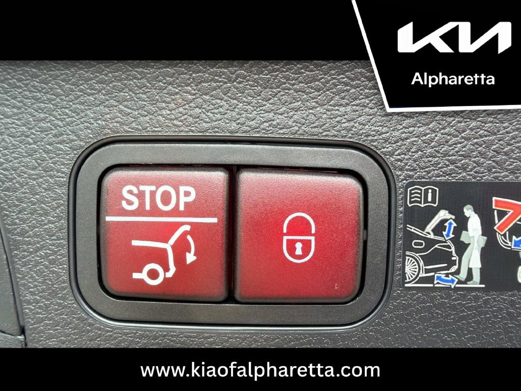 Used 2025 Mercedes-Benz GLS 450 4MATIC image 17