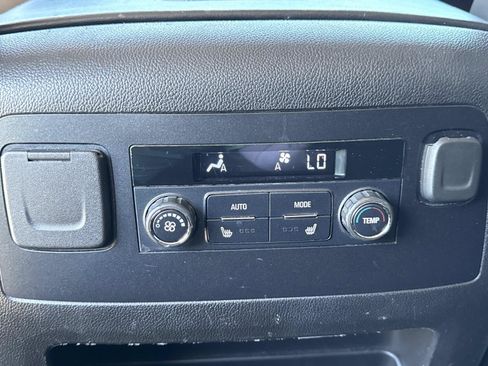 Used 2018 GMC Yukon Denali RWD image 32