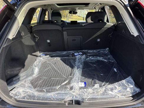 New 2026 Volvo XC60 B5 Plus w/ Protection Package Premier AWD/4WD image 9