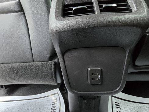 Used 2024 GMC Terrain SLT image 13