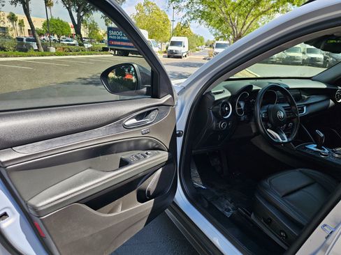 Used 2021 Alfa Romeo Stelvio Sprint w/ Nero Edizione image 12