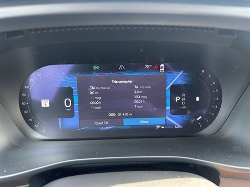 Certified 2023 Volvo XC40 B5 Plus w/ Climate Package AWD/4WD image 25