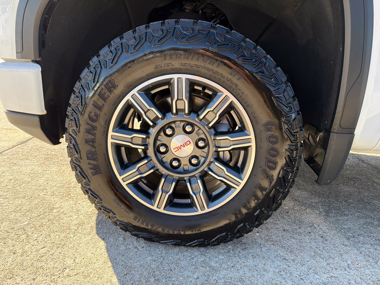 Used 2025 GMC Sierra 1500 AT4 AWD/4WD image 7