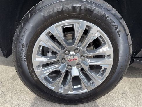 Used 2025 GMC Yukon Denali AWD/4WD image 39
