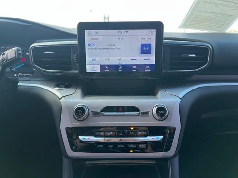 Used 2023 Ford Explorer XLT w/ Equipment Group 202A image 12