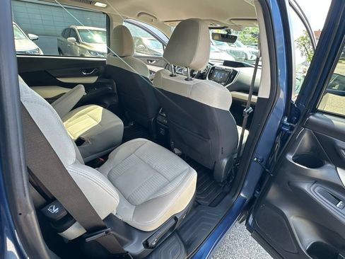 Used 2022 Subaru Ascent Premium w/ Convenience Package AWD/4WD image 31