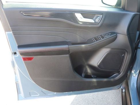 Used 2024 Ford Escape ST-Line image 8