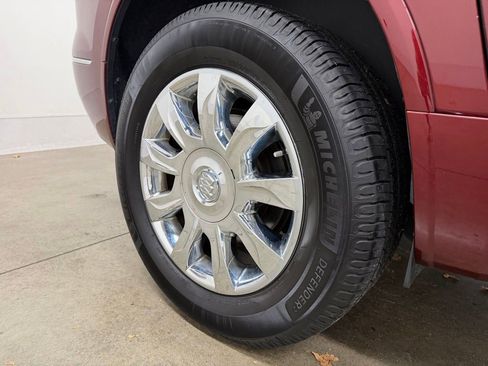 Used 2017 Buick Enclave Leather image 10
