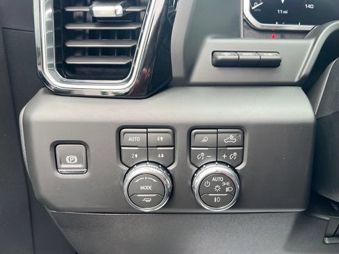 New 2026 GMC Sierra 2500 Denali w/ Denali Reserve Package AWD/4WD image 20