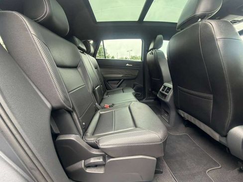 Used 2023 Volkswagen Atlas Cross Sport SE w/ Panoramic Sunroof Package AWD/4WD image 18