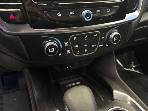 Used 2023 Chevrolet Traverse LT FWD image 22