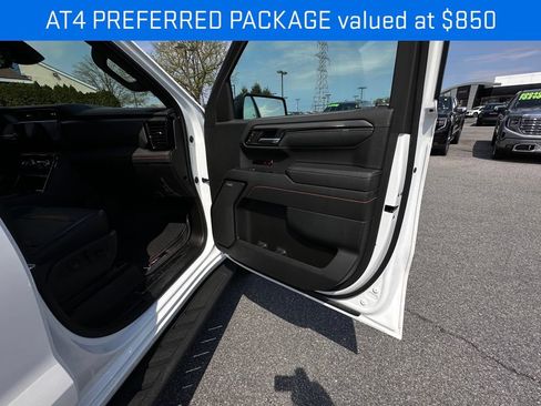 Used 2023 GMC Sierra 1500 AT4 w/ Technology Package AWD/4WD image 15