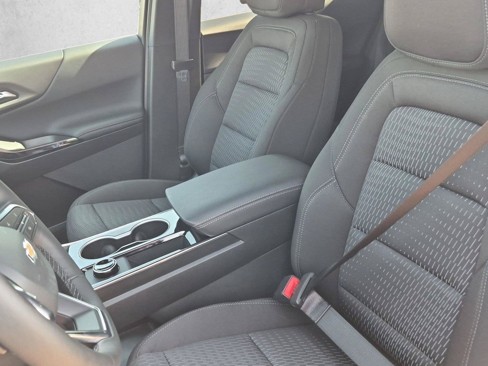 New 2027 Chevrolet Equinox LT FWD image 4