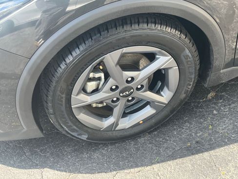 Used 2025 Kia K4 LXS image 25