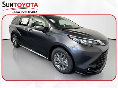 New 2025 Toyota Sienna XLE
