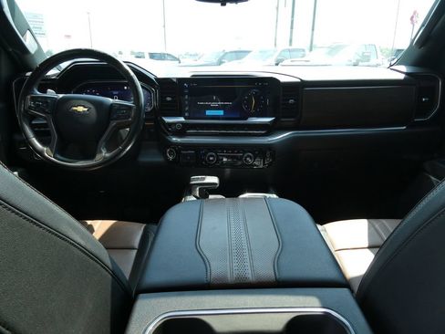 Certified 2023 Chevrolet Silverado 1500 High Country w/ High Country Premium Package AWD/4WD image 22