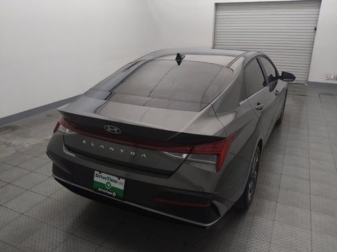 Used 2025 Hyundai Elantra SEL FWD image 7