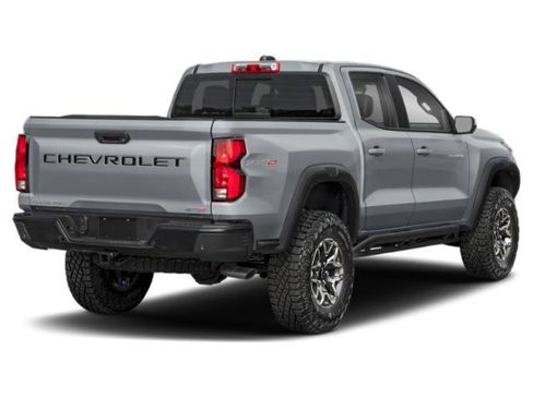 Used 2024 Chevrolet Colorado ZR2 w/ Technology Package AWD/4WD image 2