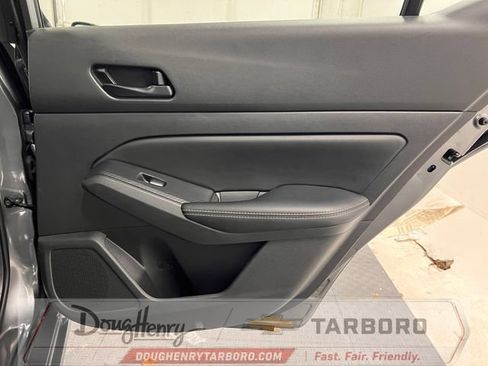 Used 2025 Nissan Altima 2.5 SV FWD image 36