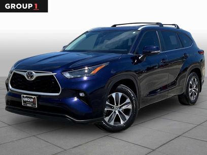 Used 2023 Toyota Highlander XLE