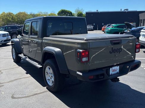 Used 2020 Jeep Gladiator Sport w/ Quick Order Package 24S AWD/4WD image 3
