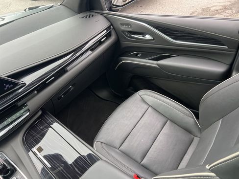 Used 2023 Cadillac Escalade ESV Sport image 30