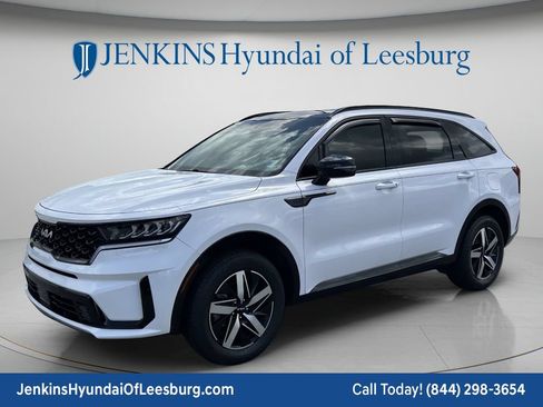 Used 2023 Kia Sorento EX w/ Panoramic Sunroof Package FWD image 11