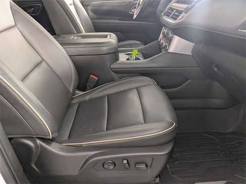 Used 2022 GMC Yukon SLT w/ SLT Luxury Package image 35