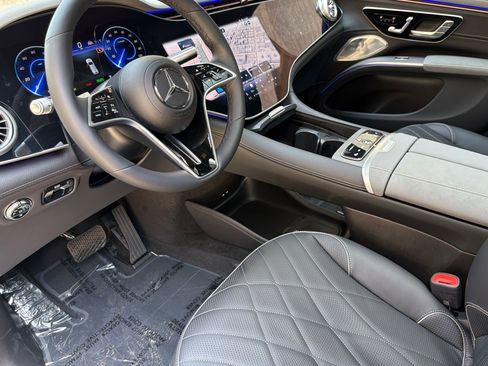 New 2026 Mercedes-Benz EQS 550 4MATIC SUV image 9