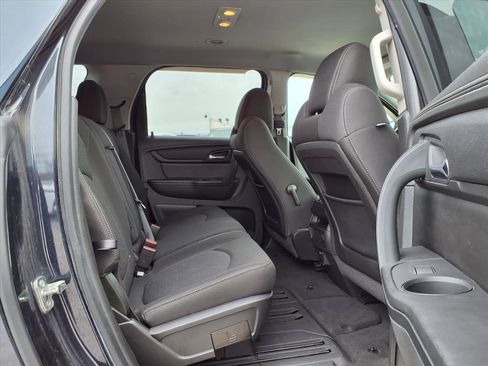 Used 2015 GMC Acadia SLE image 28