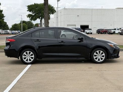 Used 2026 Toyota Corolla LE FWD image 3