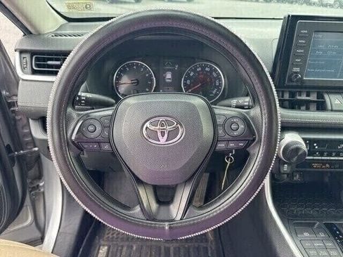 Used 2019 Toyota RAV4 LE image 25