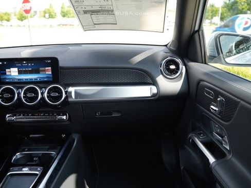 Used 2026 Mercedes-Benz GLB 250 4MATIC image 26