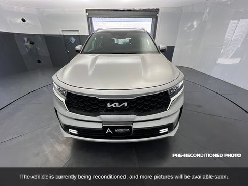 Used 2024 Kia Sorento EX AWD/4WD image 9