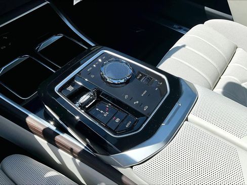 New 2026 BMW 760i xDrive w/ Executive Package image 7