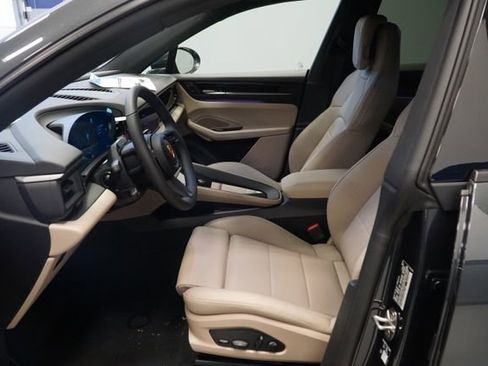 New 2026 Porsche Macan 4 Electric image 23