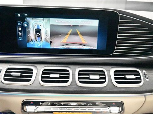 New 2026 Mercedes-Benz GLS 580 4MATIC image 12