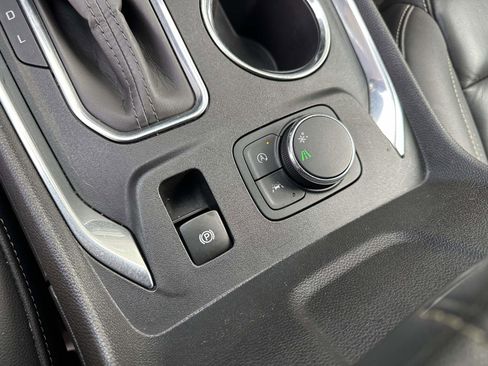 Used 2023 Chevrolet Traverse LT image 33