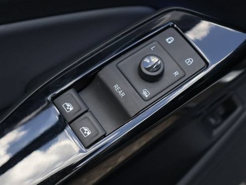 Used 2023 Volkswagen ID.4 Pro S AWD/4WD image 13