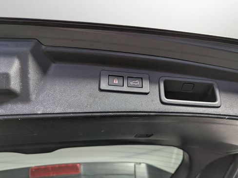 Used 2020 Subaru Forester Limited image 48